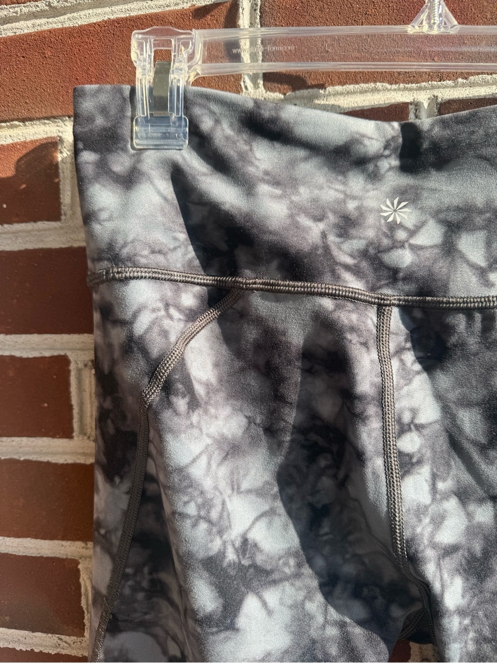 Athleta Powervita Salutation 7/8 Tie Dye Black Marble-Print High-Rise Leggings M - Picture 9 of 12
